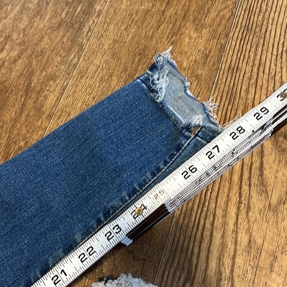 Madewell factory distressed light wash denim skinny jeans - Picture 9 of 9
